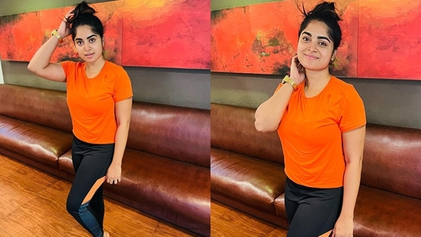 മേക്കപ്പില്ലെങ്കിലും ആരതി സുന്ദരി തന്നെ, കലക്കൻ ചിത്രങ്ങൾ കാണാം