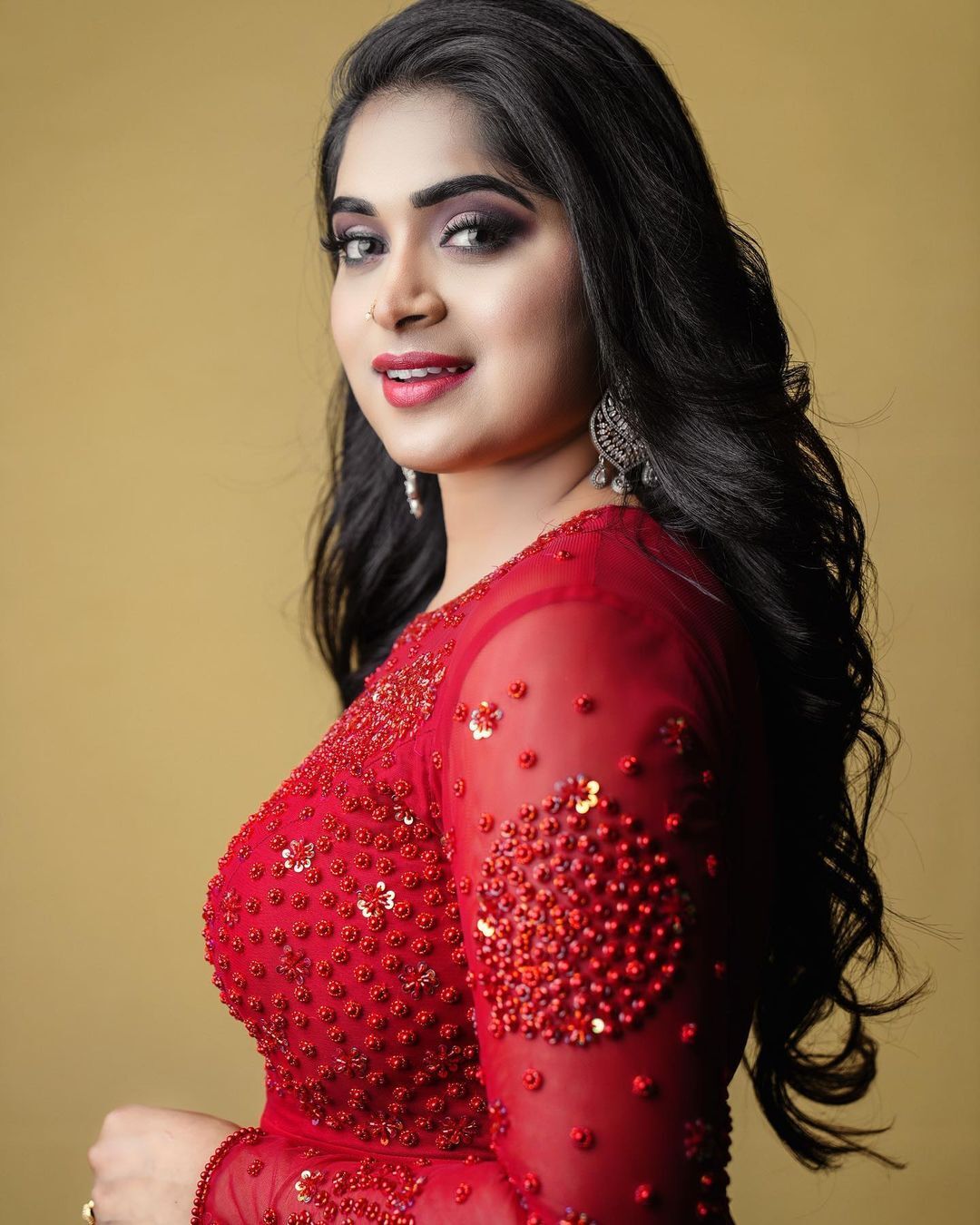 മേക്കപ്പില്ലെങ്കിലും ആരതി സുന്ദരി തന്നെ, കലക്കൻ ചിത്രങ്ങൾ കാണാം