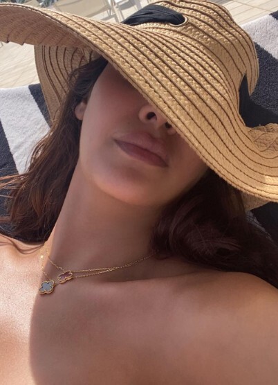 Topless Pictures Of Esha Gupta That Outraged Netizens On Instagram