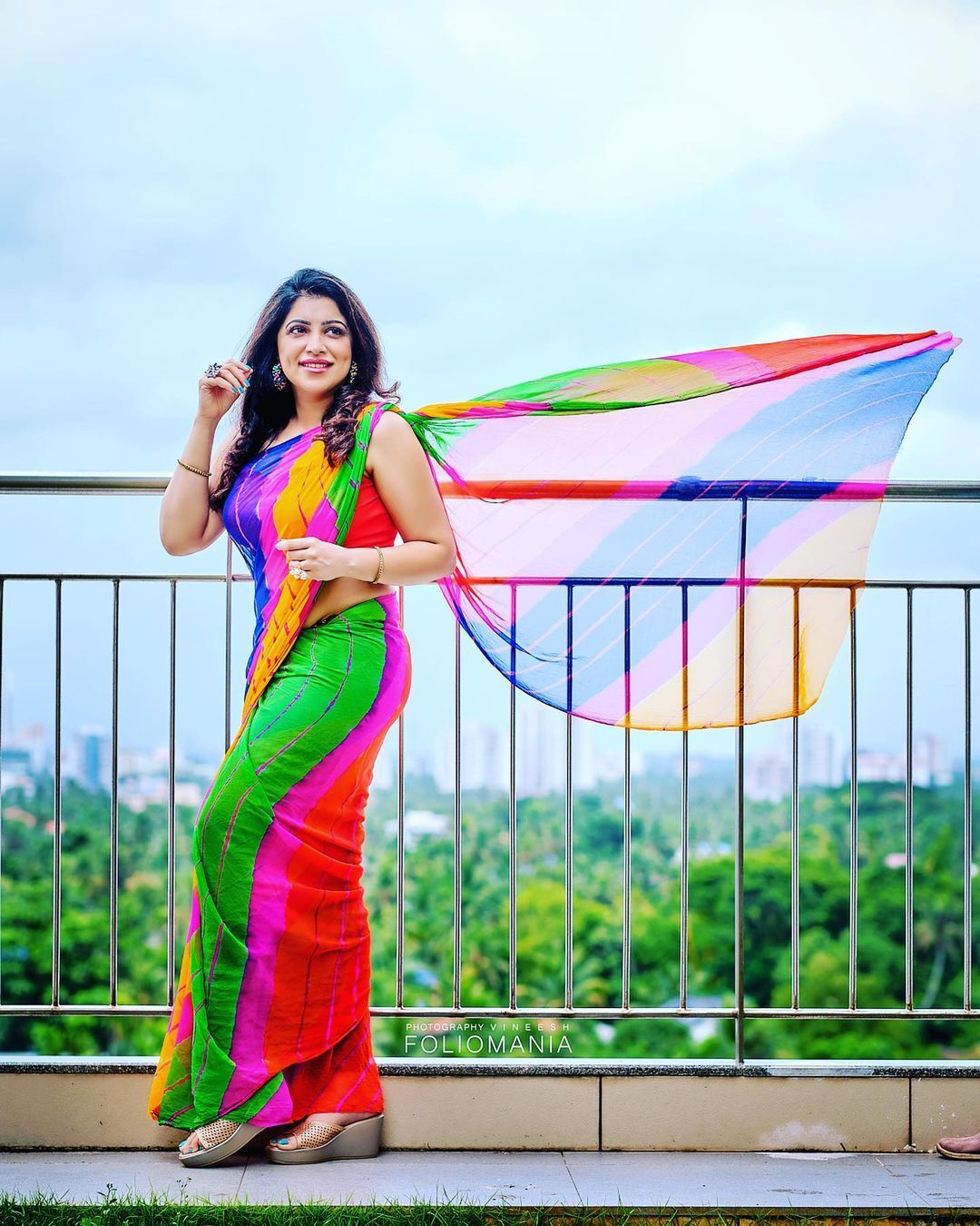 കളര്‍ഫുള്‍ ലുക്കില്‍ വൈഗ; ഇതെന്താ പഞ്ചവര്‍ണ്ണ തത്തയോ എന്ന് സോഷ്യല്‍ മീഡിയ, ചിത്രങ്ങൾ