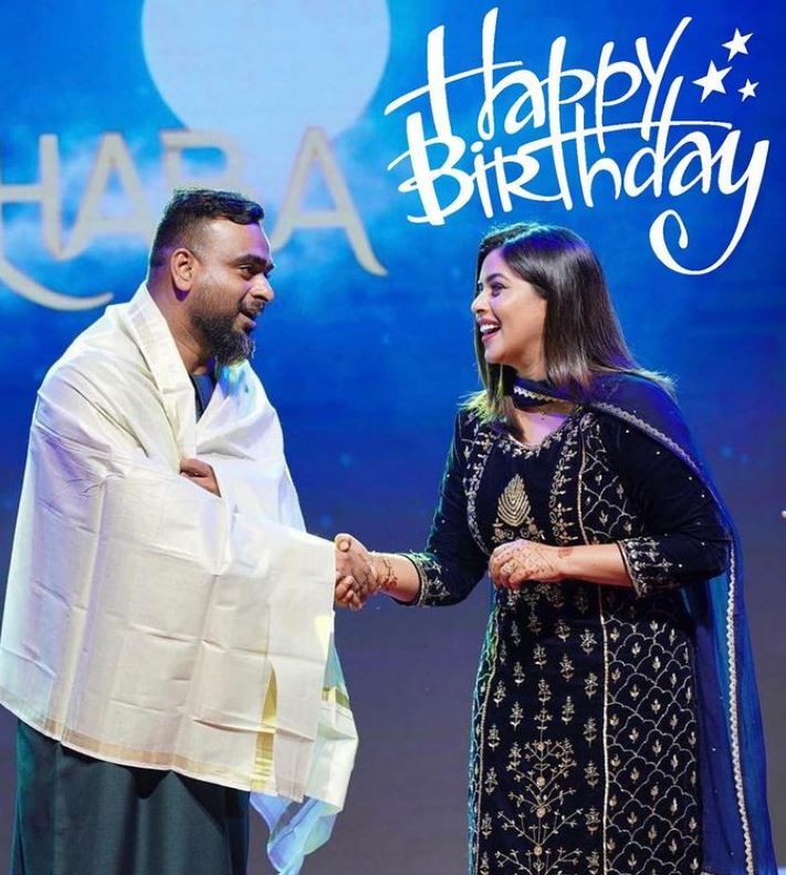 Poorna with Shanid Asif Ali: కాబోయే భర్తతో పూర్ణ అన్‌సీన్ ఫొటోలు.. వీళ్లిద్దరూ అక్కడే కలిశారట