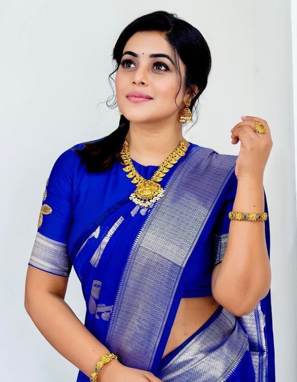 Poorna with Shanid Asif Ali: కాబోయే భర్తతో పూర్ణ అన్‌సీన్ ఫొటోలు.. వీళ్లిద్దరూ అక్కడే కలిశారట