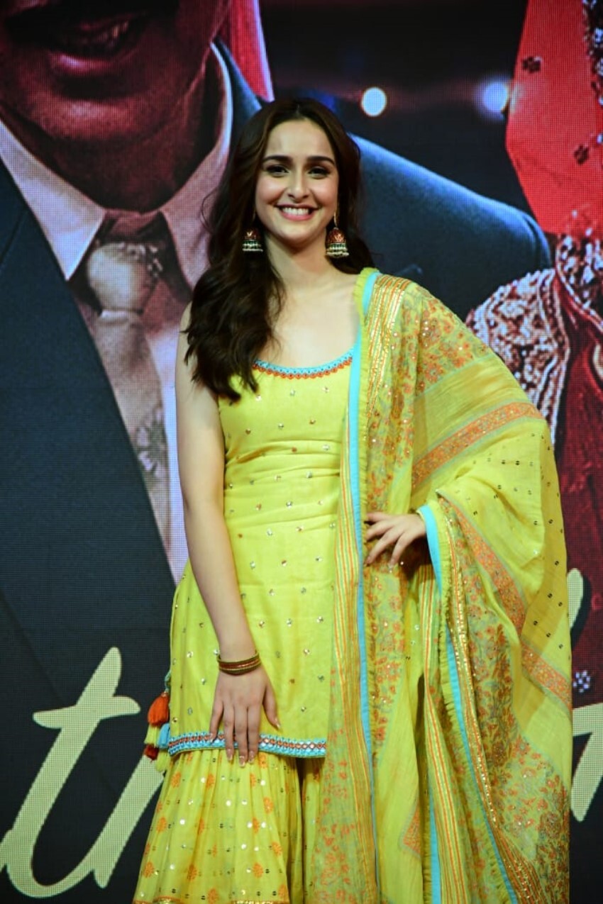 Akshay Kumar and cast at song launch of Raksha Bandhan