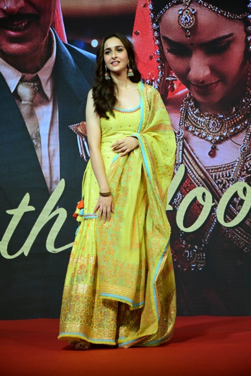 Akshay Kumar and cast at song launch of Raksha Bandhan