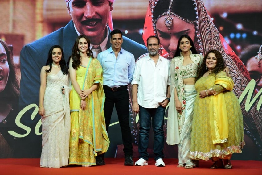 Akshay Kumar and cast at song launch of Raksha Bandhan