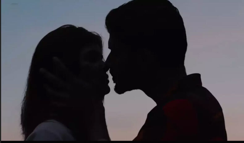 Bengali Movie Love Aaj Kal Porshu