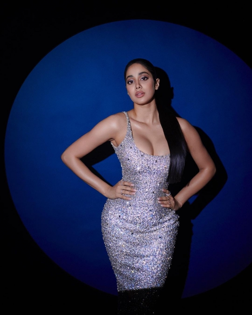 Janhvi Kapoor Latest Photoshoot Viral On Internet