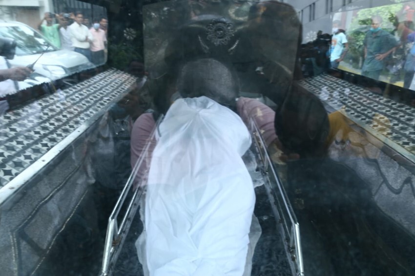 KK Body is shifted from CMRI hospital to SSKM hospital for Postmortem