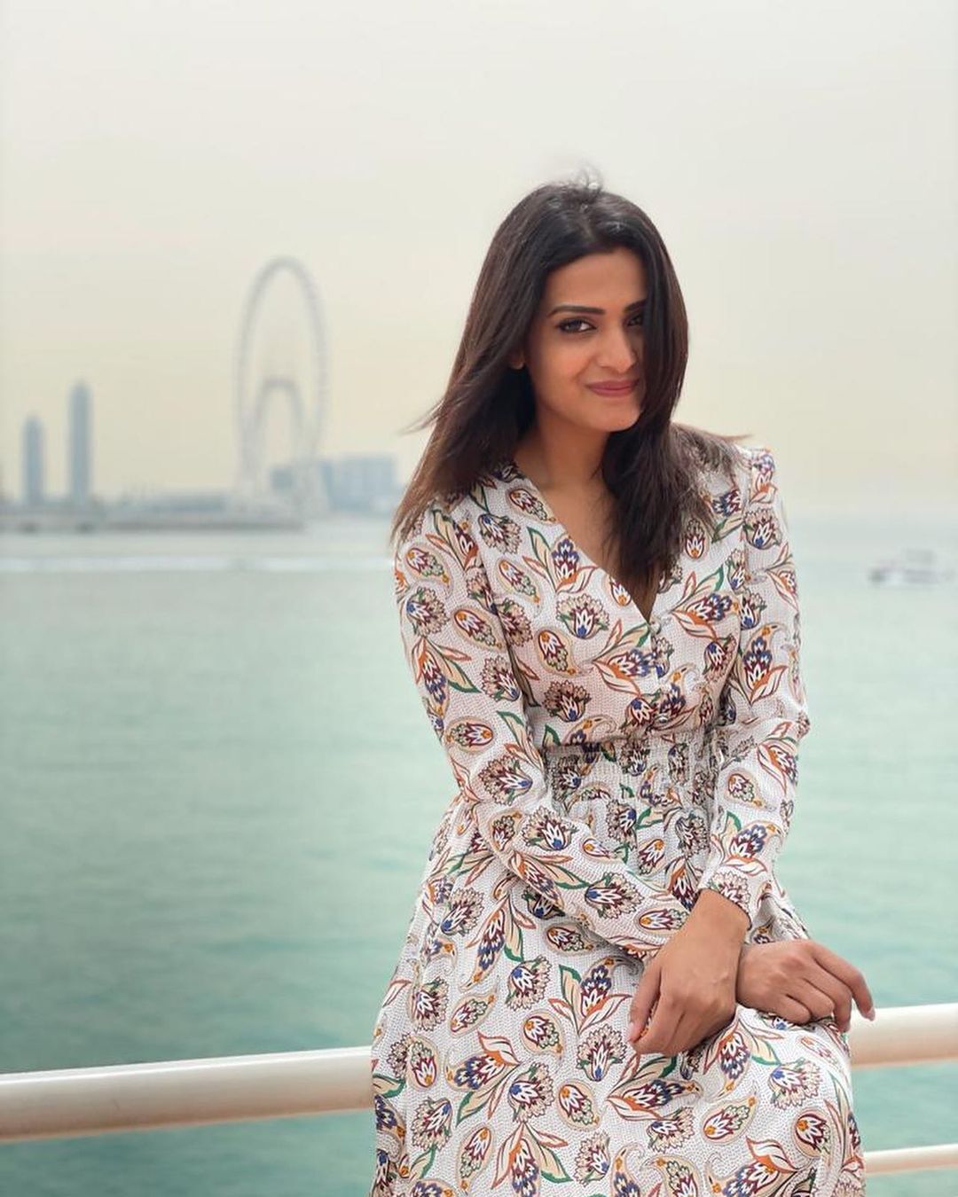 ഗ്ലാമറസ് ഡാൻസുമായി ദിവ്യ... വീഡിയോ ഏറ്റെടുത്ത് സോഷ്യൽ മീഡിയ