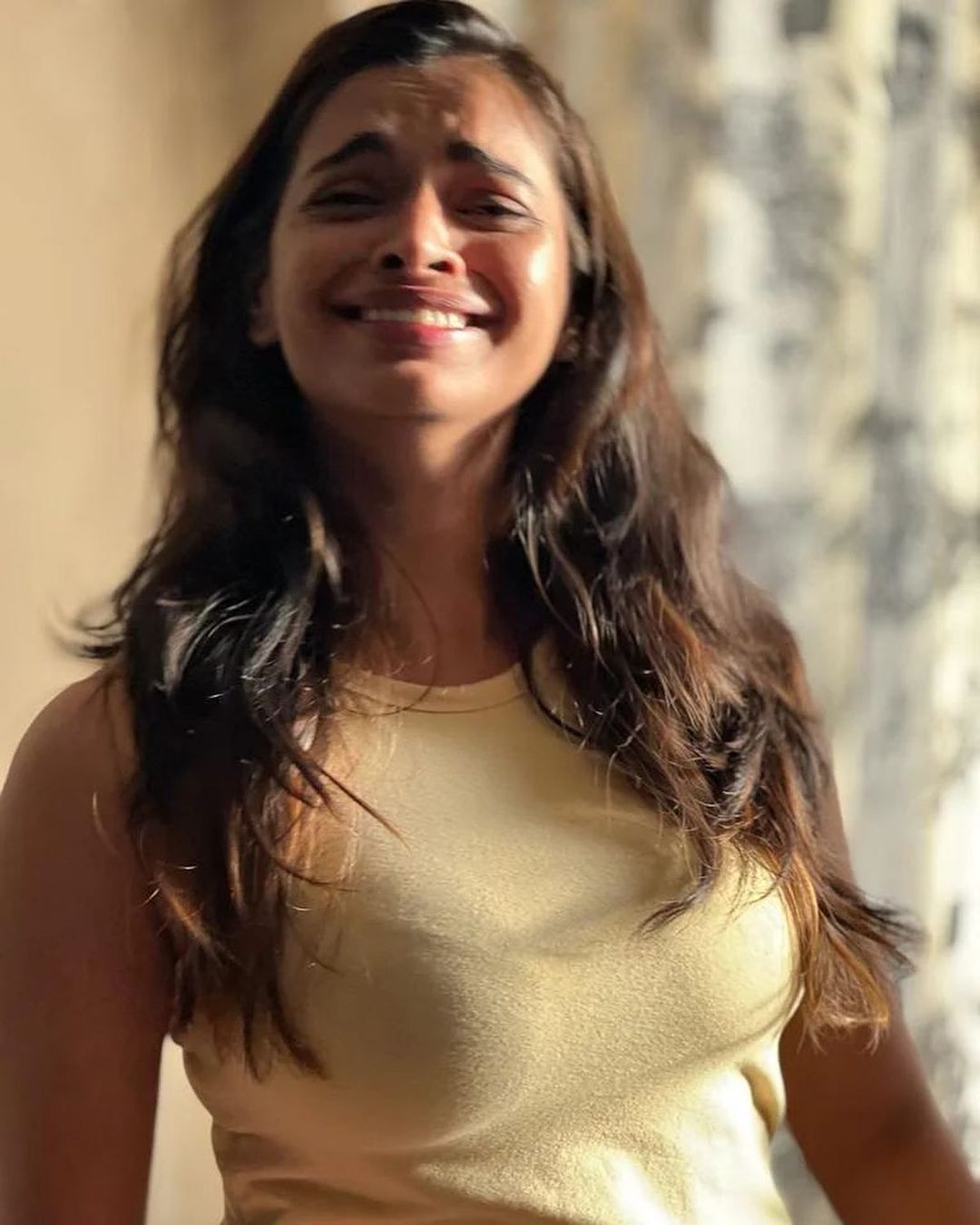 ഹോട്ട് ആന്റ് ബോൾഡ്... ഗ്ലാമറിന് നൂറ് മാർക്ക്; സന്തോഷം മാത്രമാണ് വേണ്ടതെന്ന് അമാൽഡ