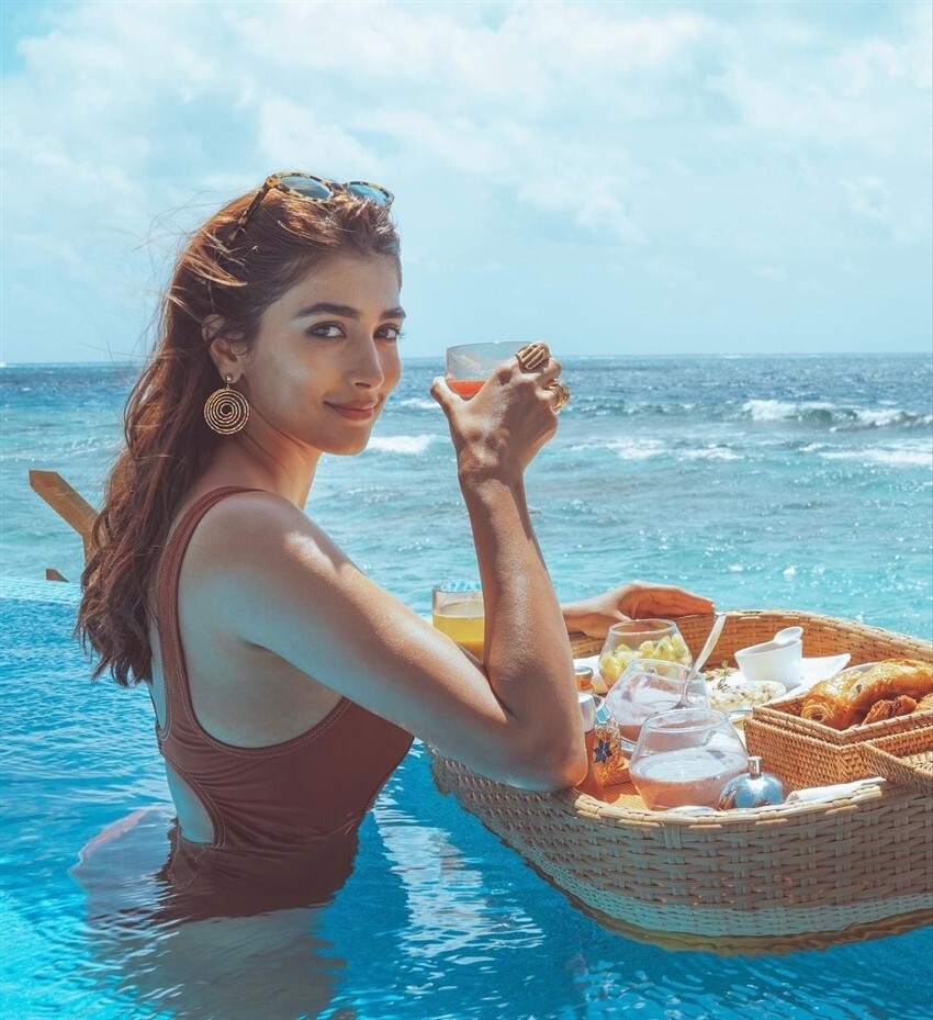Pooja Hegde Enjoys Her Maldives Vacation