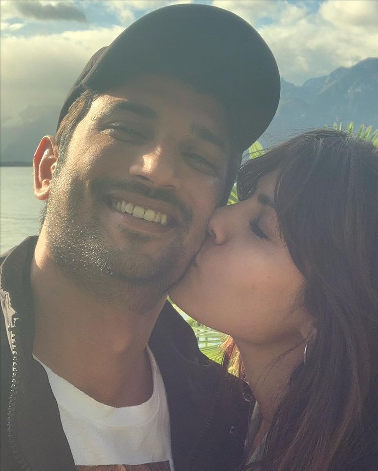 Rhea Chakraborty Shares Unseen Pictures With Sushant Singh Rajput