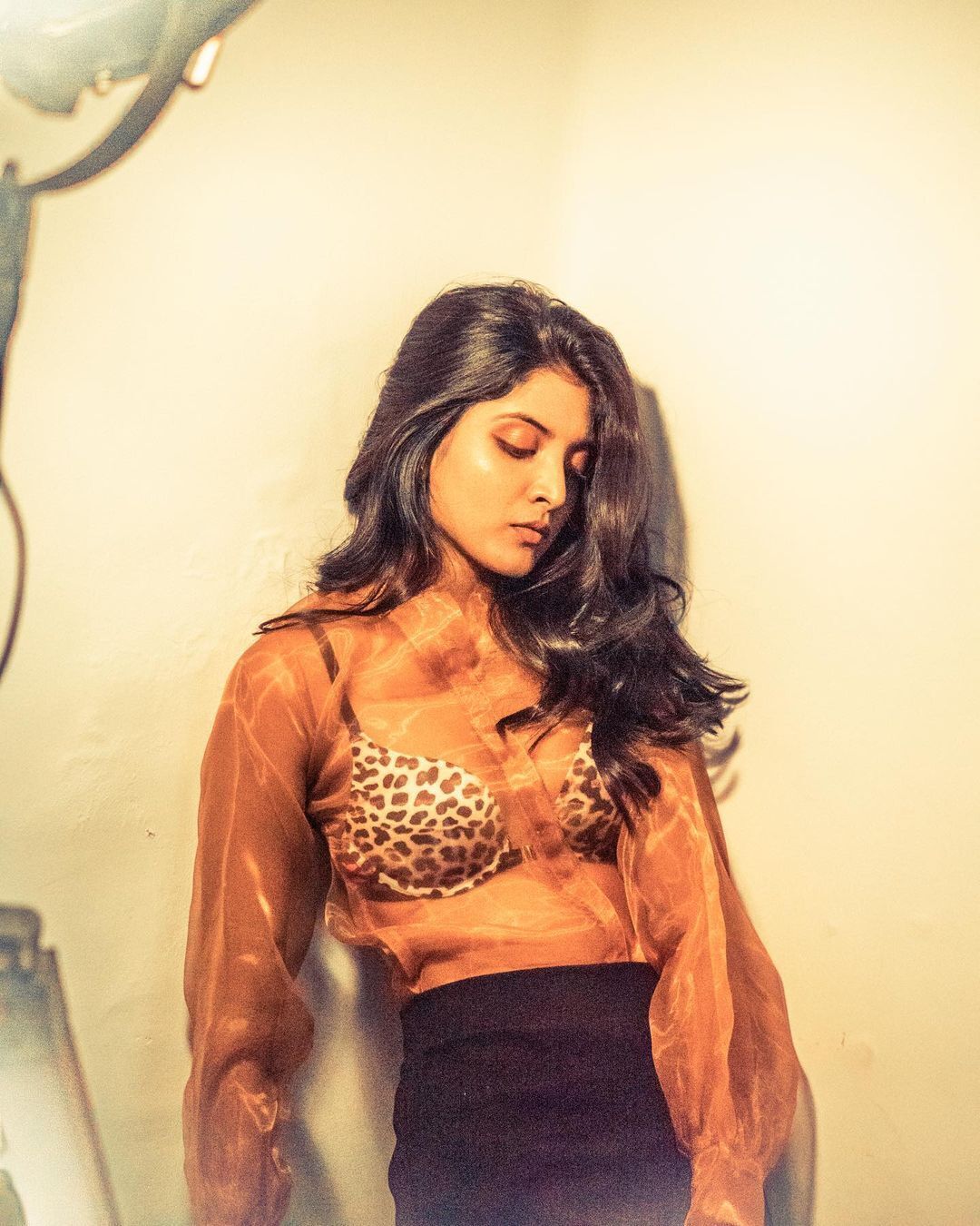 ಕಲರ್‌ಫುಲ್ ಕಾಸ್ಟ್ಯೂಮ್‌ಗಳಲ್ಲಿ ಬಿಂದಾಸ್ ನಿವೇದಿತಾ ಸತೀಶ್