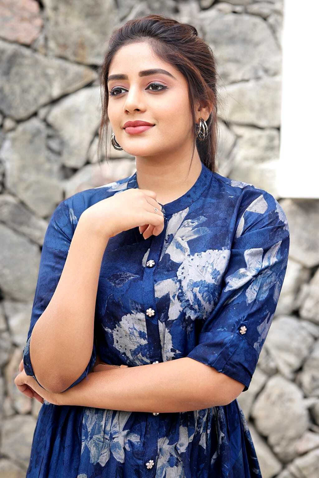 விஜய் சேதுபதியோட புது நாயகி.. தமிழ், தெலுங்கில் பிசியோ பிசி!