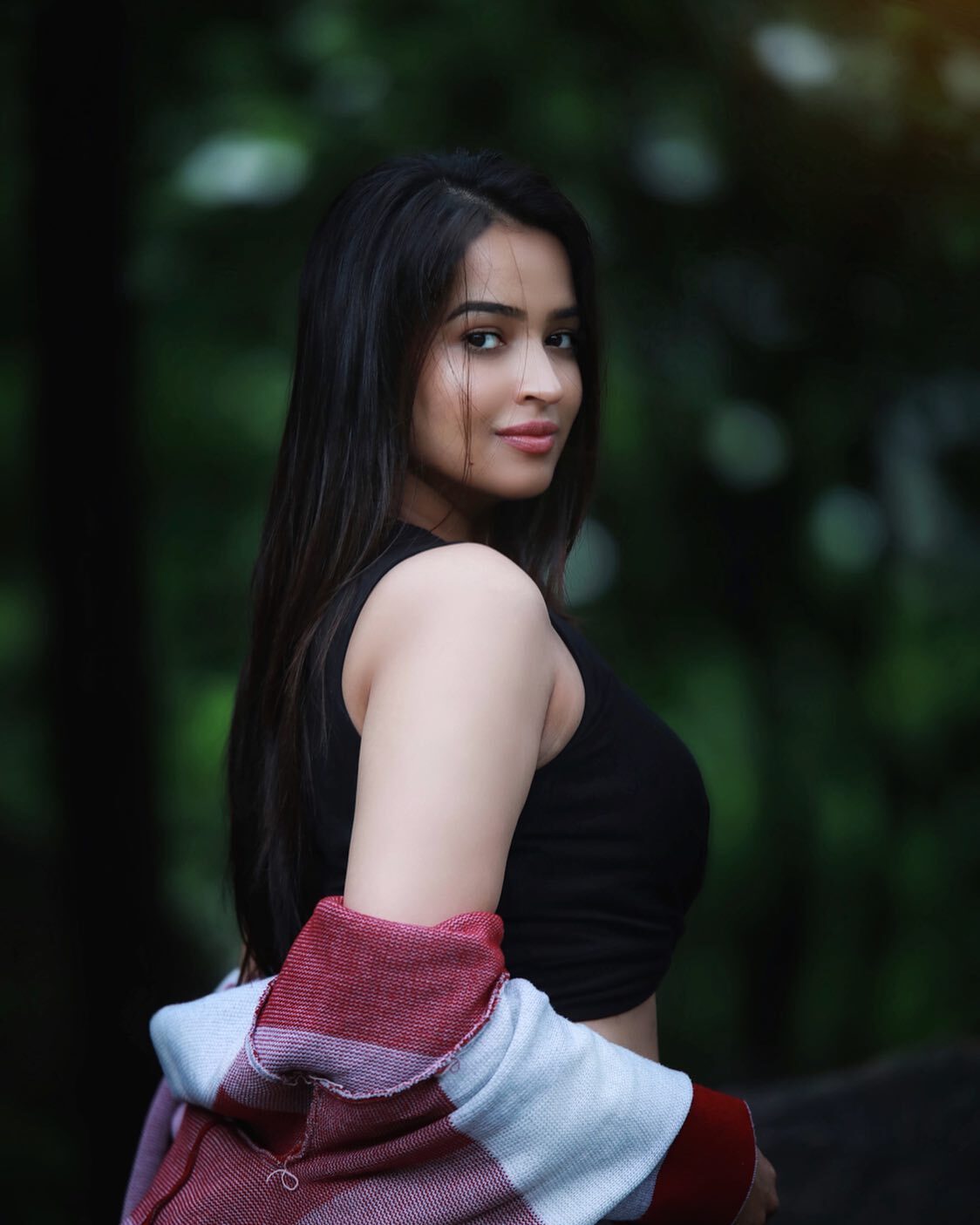 Actress Who Looks Gorgeous In Black Outfit