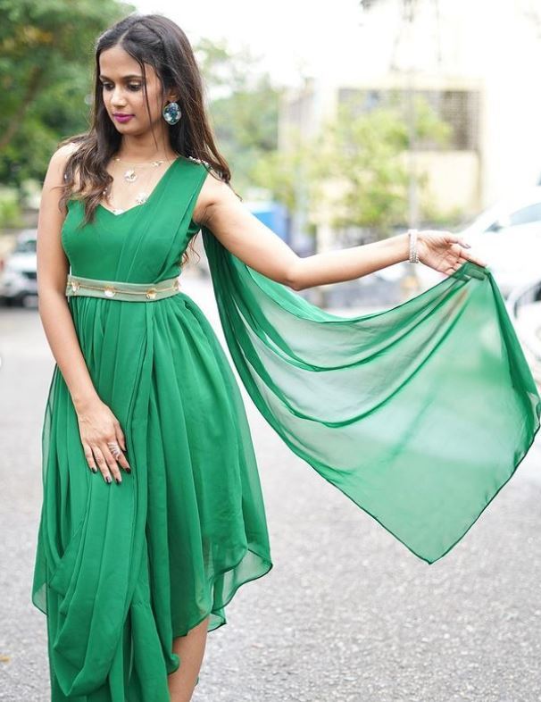 Ariyana Glory: లేత అందాలతో కవ్విస్తోన్న ఆరియానా.. అబ్బో అదరగొట్టేసిందిగా!