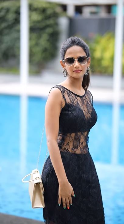 Ariyana Glory: లేత అందాలతో కవ్విస్తోన్న ఆరియానా.. అబ్బో అదరగొట్టేసిందిగా!