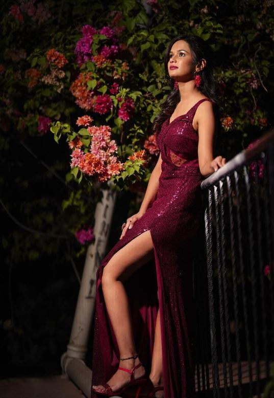 Ariyana Glory: లేత అందాలతో కవ్విస్తోన్న ఆరియానా.. అబ్బో అదరగొట్టేసిందిగా!