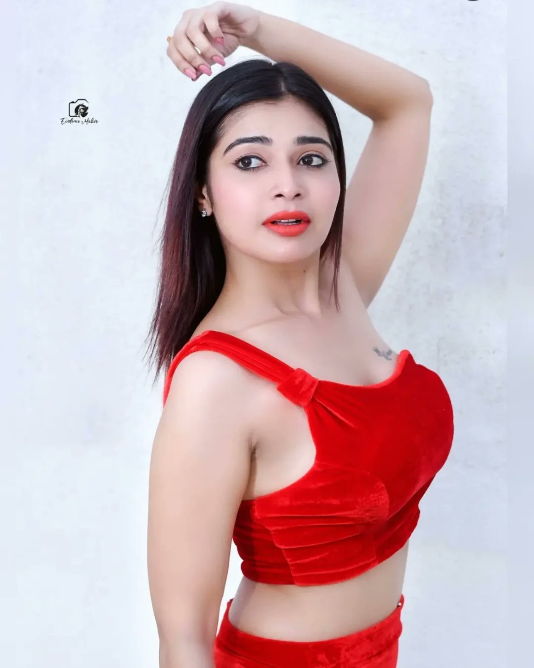 Photos: எல்லாமே எக்ஸ்ட்ராடினரியா இருக்கே.. பீச்சில் தர்ஷா குப்தா நடத்திய ஹாட் போட்டோஷூட் பிக்ஸ்!