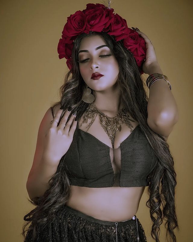 Instagram Sensational Beauty Chandrika Deysai viral