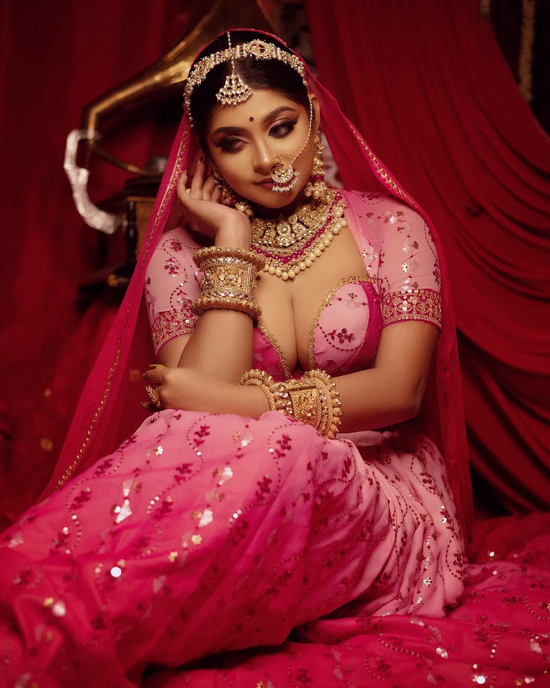 Instagram Sensational Beauty Chandrika Deysai viral