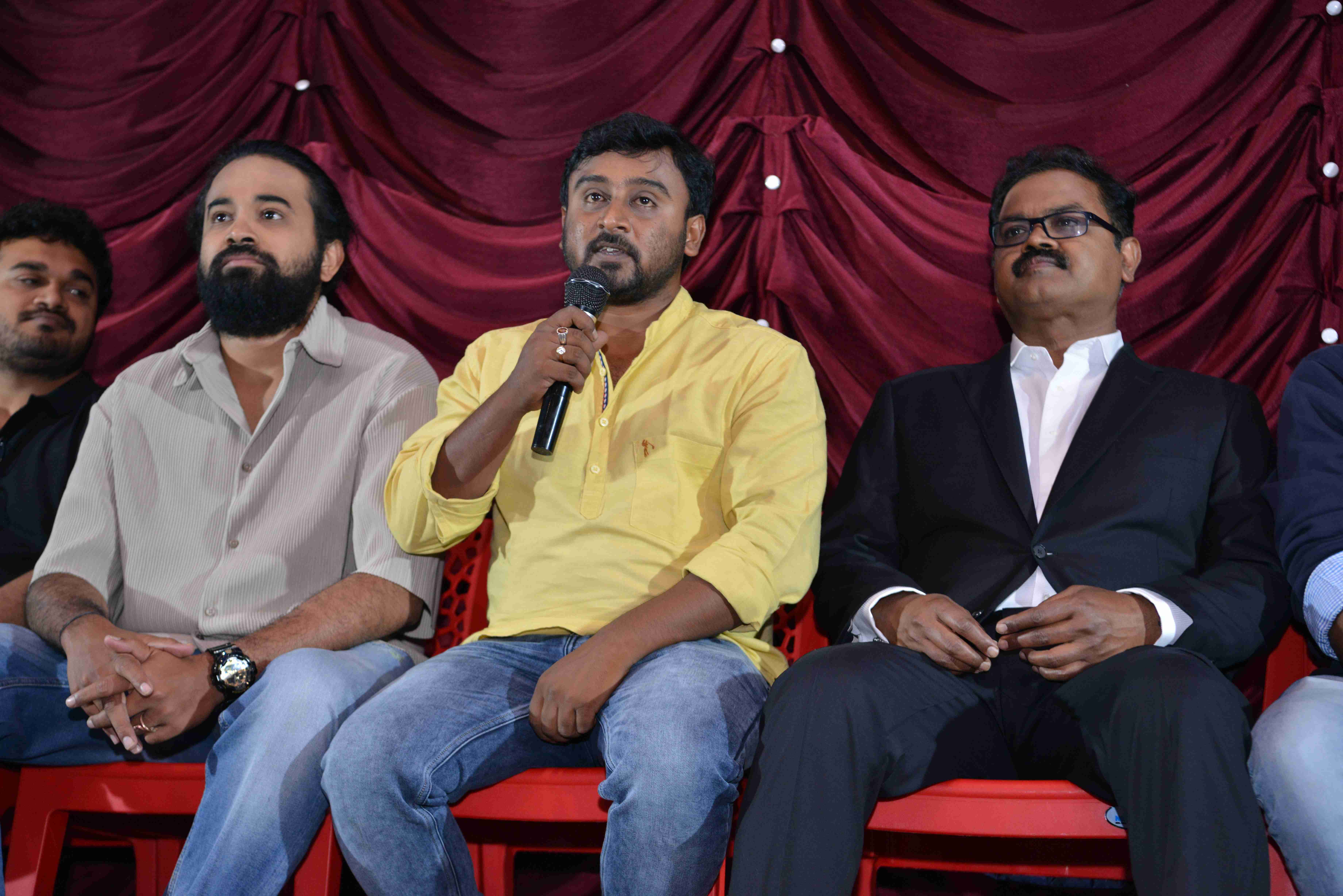 Karmanye Vadhikaraste Film Press Meet