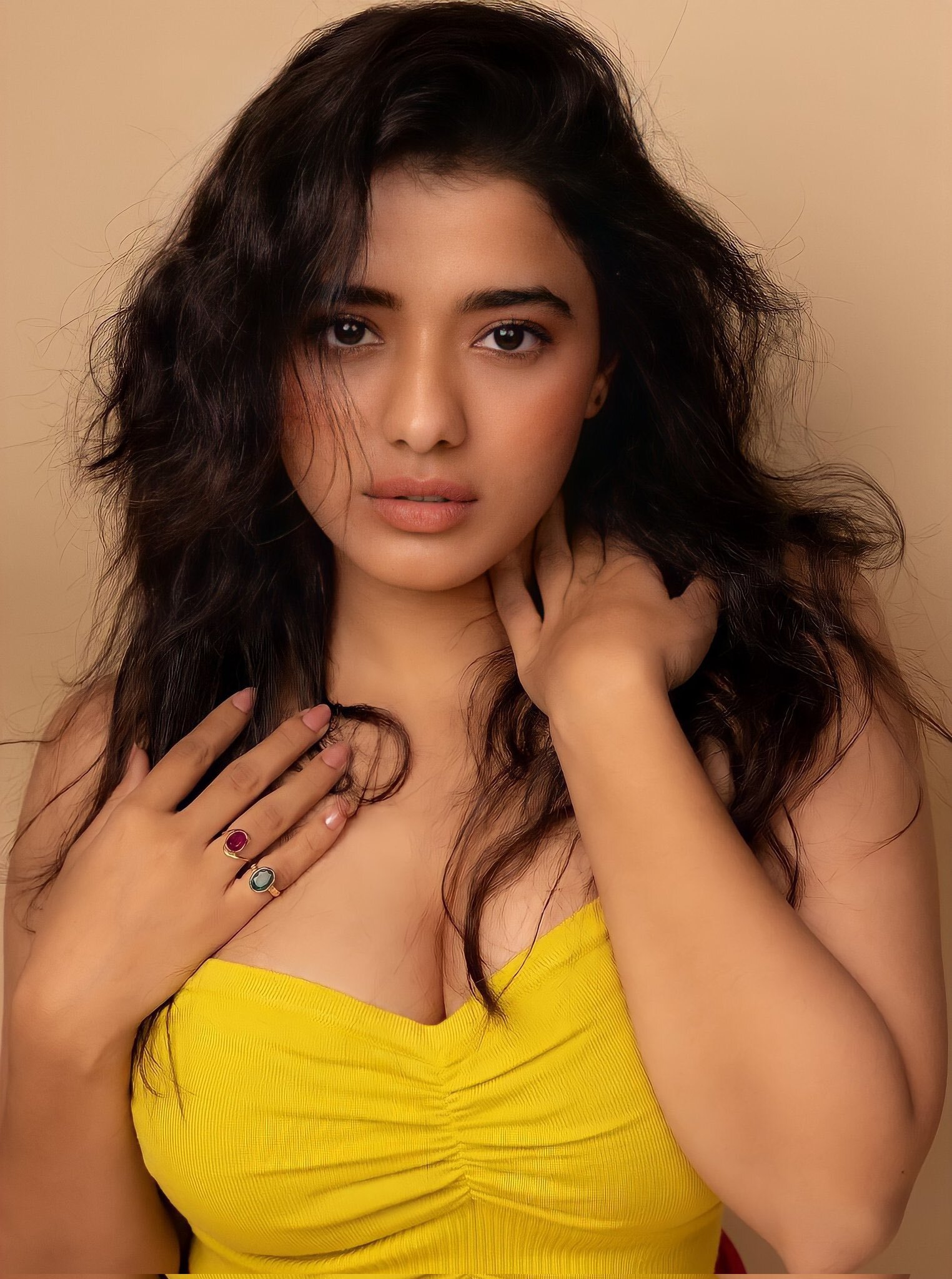 Ketika Sharma వైరల్ ఫోటోలు.. బికినీ టాప్‌తో రచ్చ రచ్చ