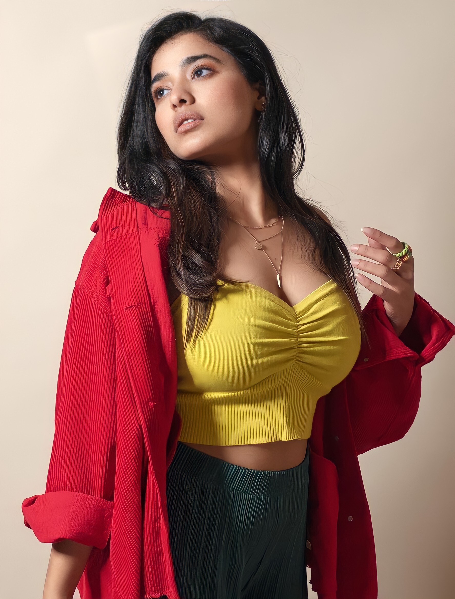 Ketika Sharma వైరల్ ఫోటోలు.. బికినీ టాప్‌తో రచ్చ రచ్చ