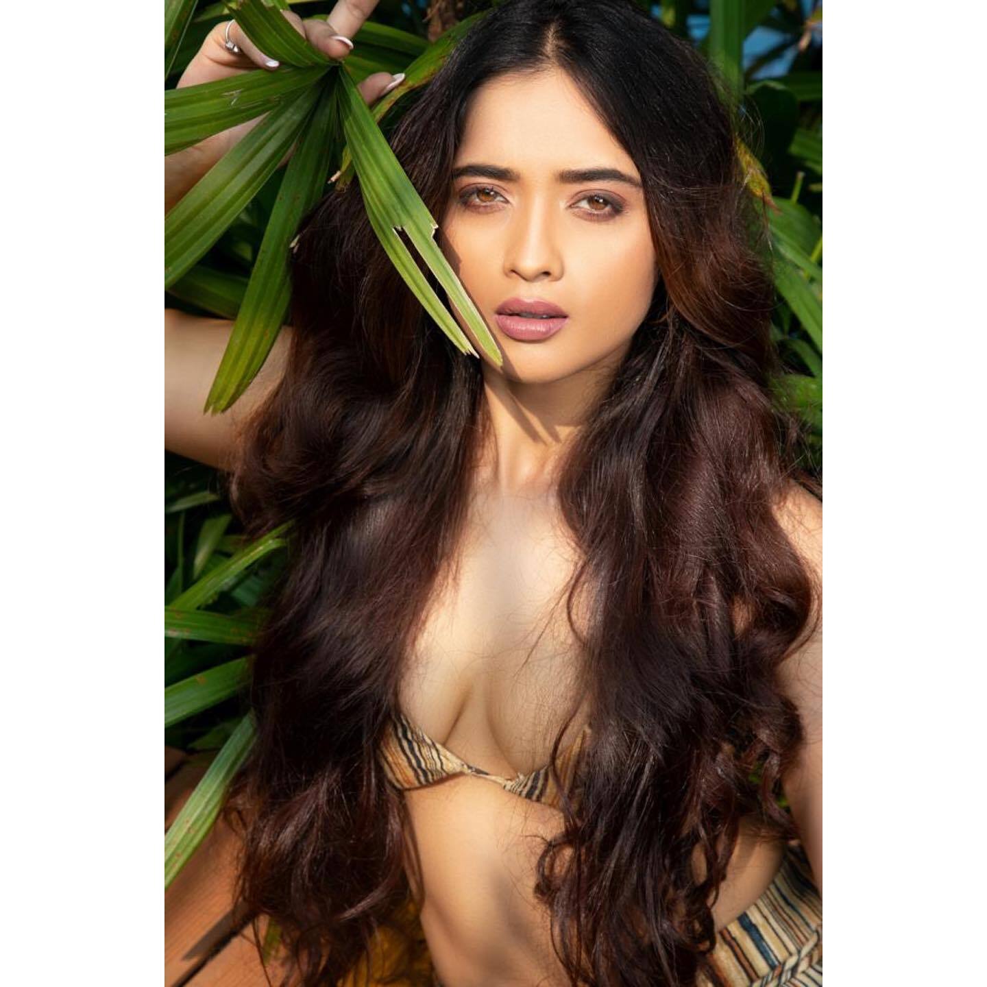 Maasoom Shankar Hot Photoshoot