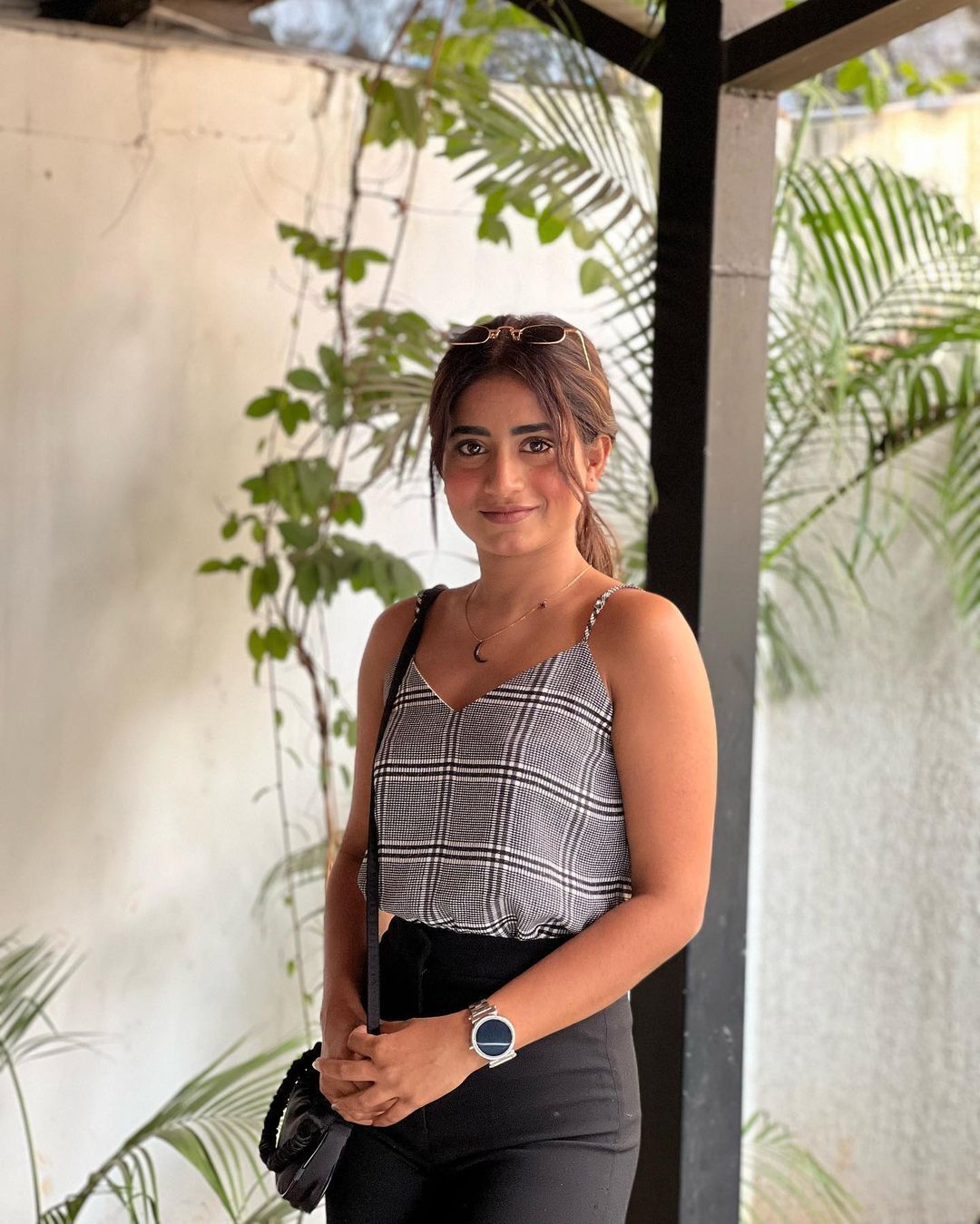 Nayani Pavani: హీరోయిన్లకు తగ్గకుండా అందాలు ఆరబోస్తున్న నయనిపావని..