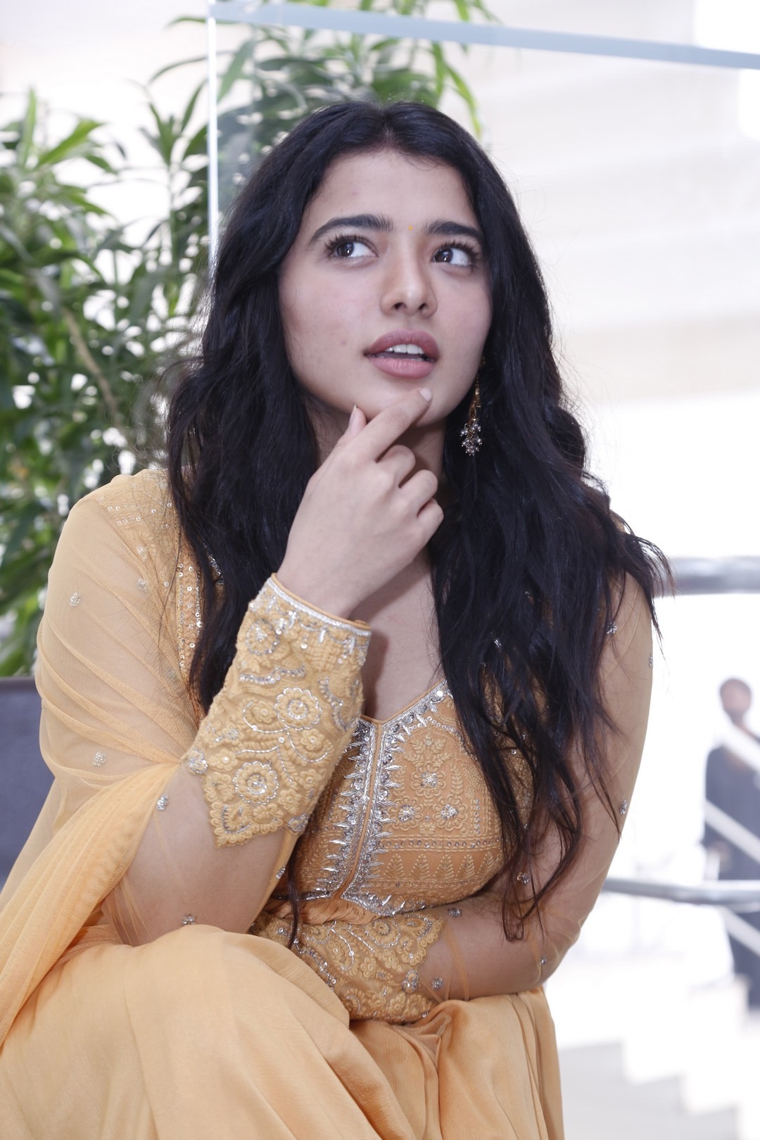 Ketika Sharma స్మైల్‌తో చంపేస్తున్న రొమాంటిక్ భామ