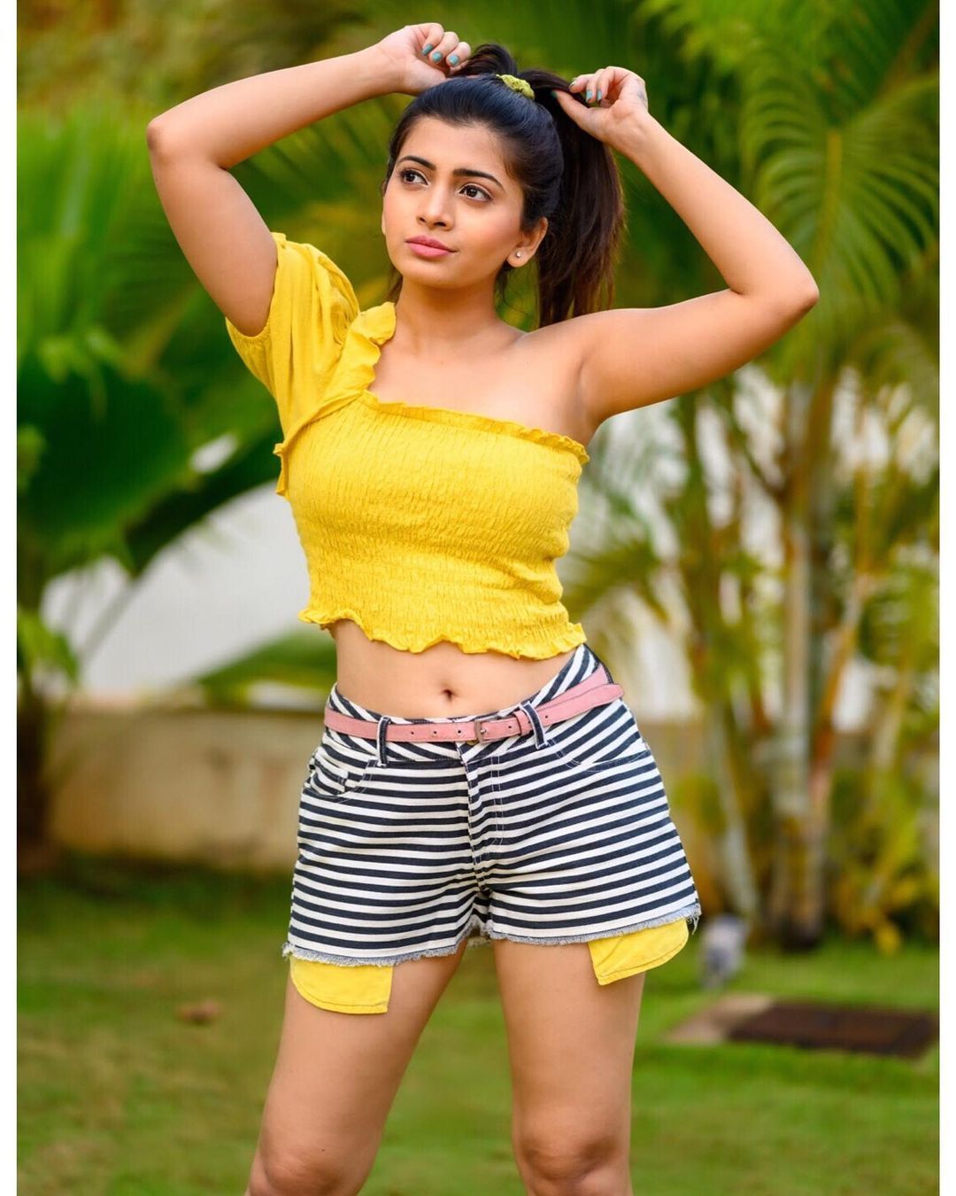 Marathi web series Actress Ruchira Jadhav Sizzling Photoshoot Goes Viral