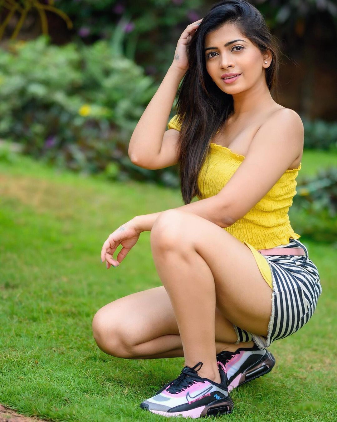 Marathi web series Actress Ruchira Jadhav Sizzling Photoshoot Goes Viral