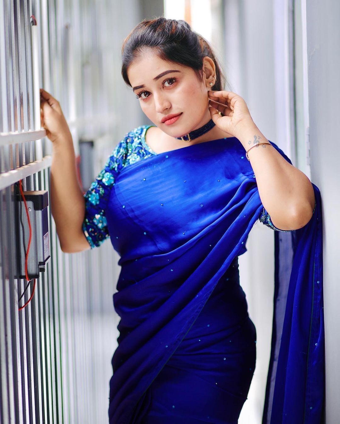 ನಟಿ ಅನುಮೋಲ್ ಸುಂದರ ಫೋಟೊ ಶೂಟ್‌!