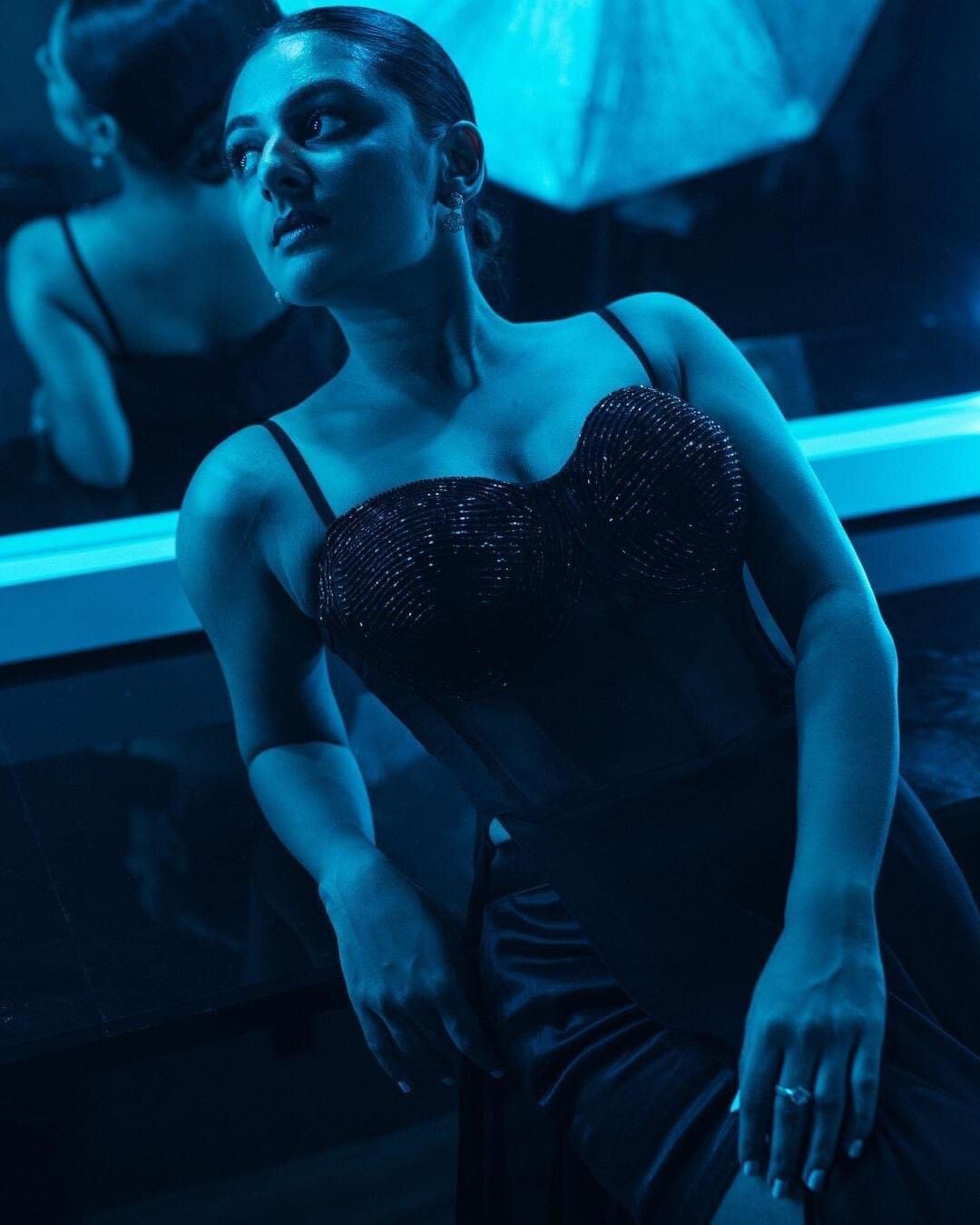  பாபநாசம் எஸ்தர் பாபாவின் எக்குத்தப்பான போஸ்.. அச்சச்சோ என்ன இதெல்லாம்!