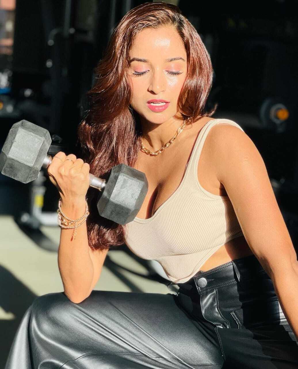 ಬಿಕಿನಿ ಬಾಲೆ ಪೂಜಾ ಭಲೇಕರ್ ಸೆಕ್ಸಿ ಫೋಟೊಗಳು