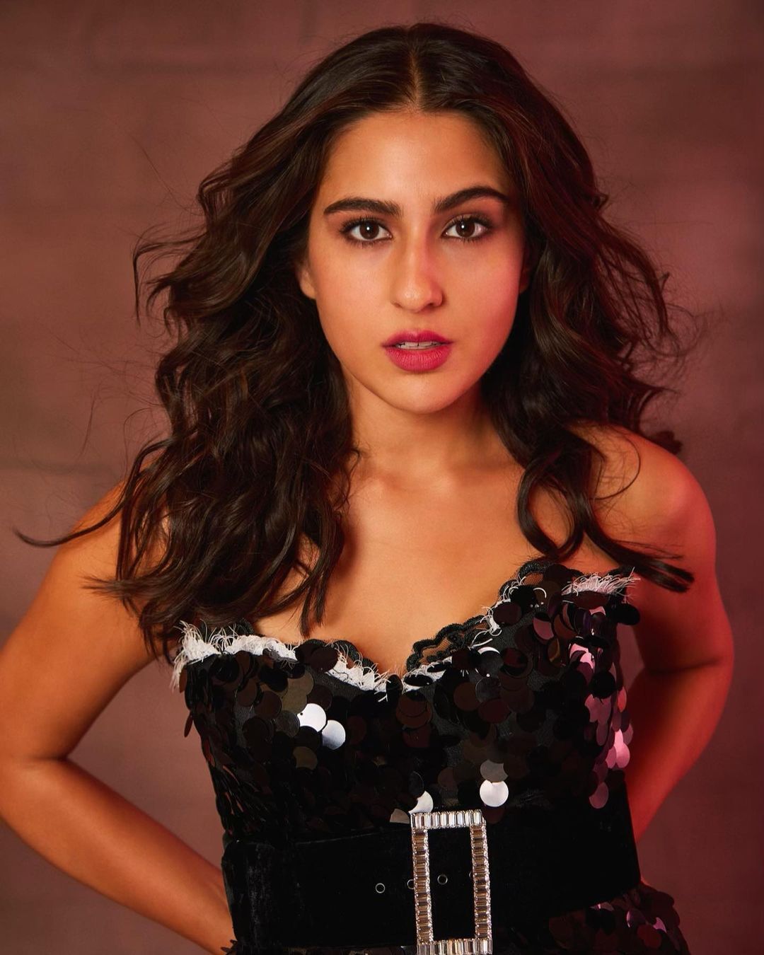 ಸಾರಾ ಅಲಿ ಖಾನ್ ಬೋಲ್ಡ್ & ಸೆಕ್ಸಿ ಫೋಟೊಗಳು 