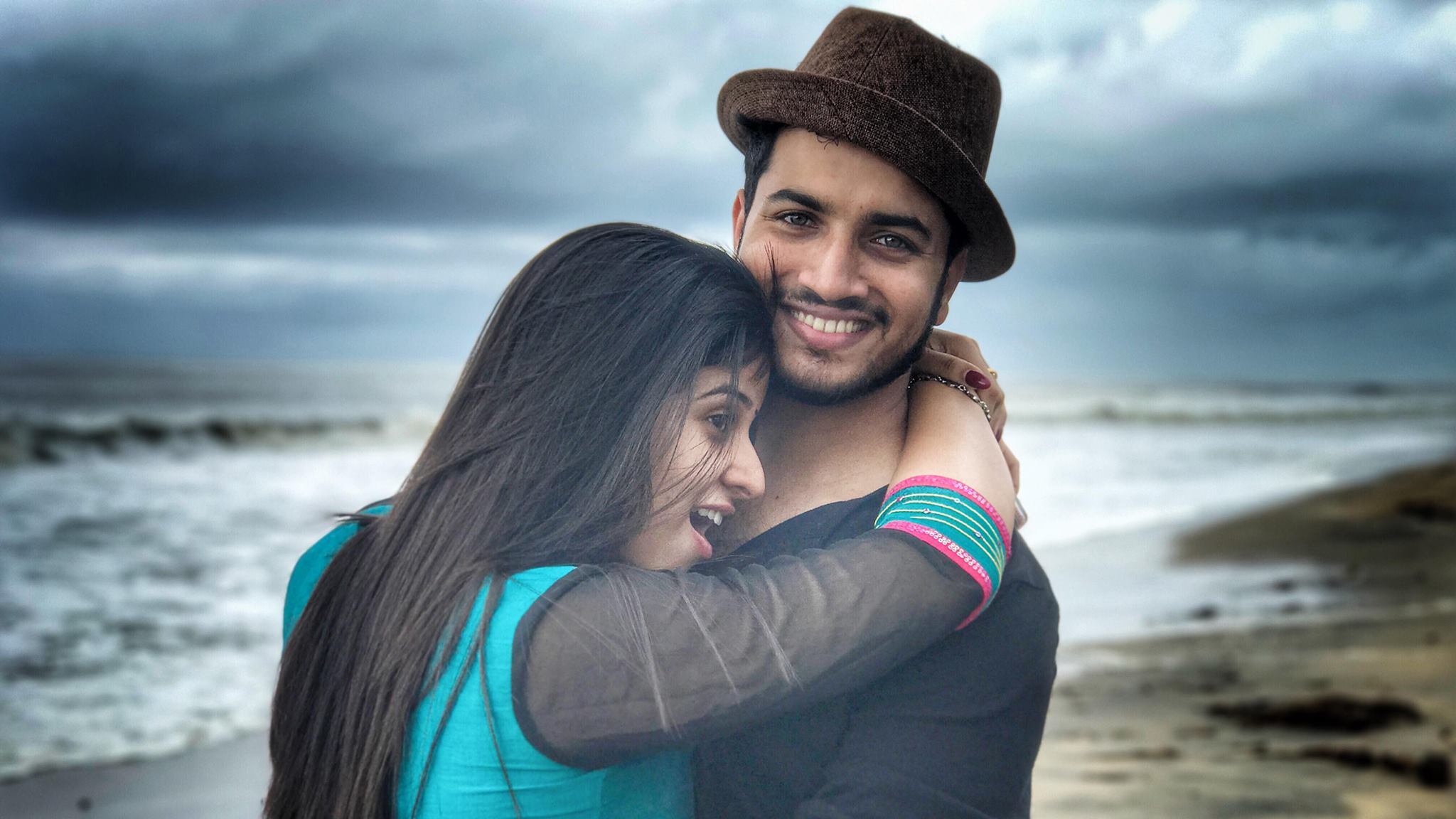 Aparna Thomas And His Husband Jeeva Joseph Vaccation Romantic Pics Goes
