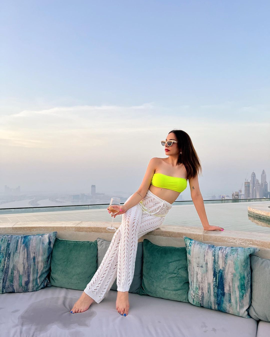 Google Girl Nitibha Kaul Bold Photos Viral