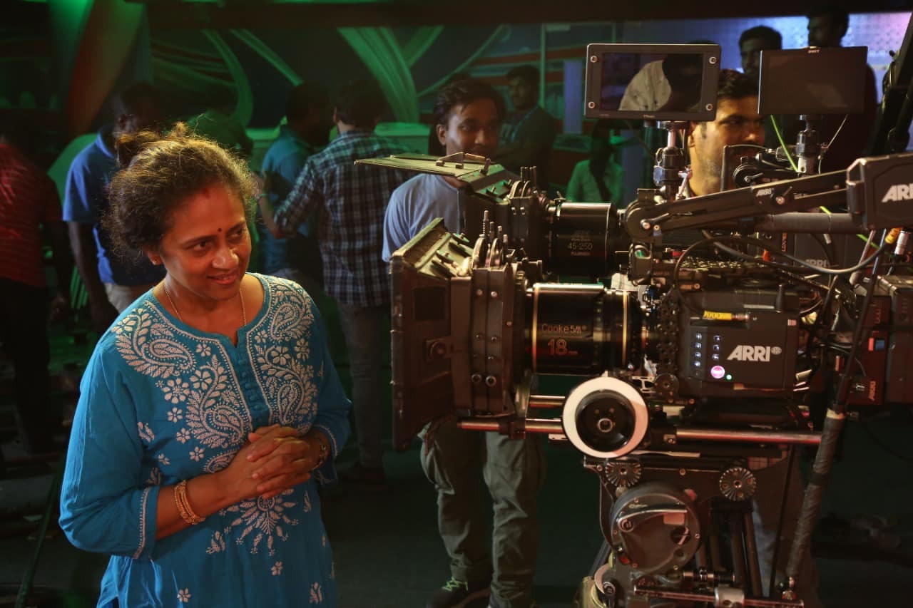 Lakshmy Ramakrishnan Family And Unseen Photos