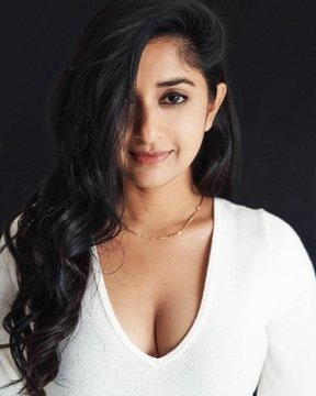 Meera Jasmine Hot And Bold Look Viral On Internet