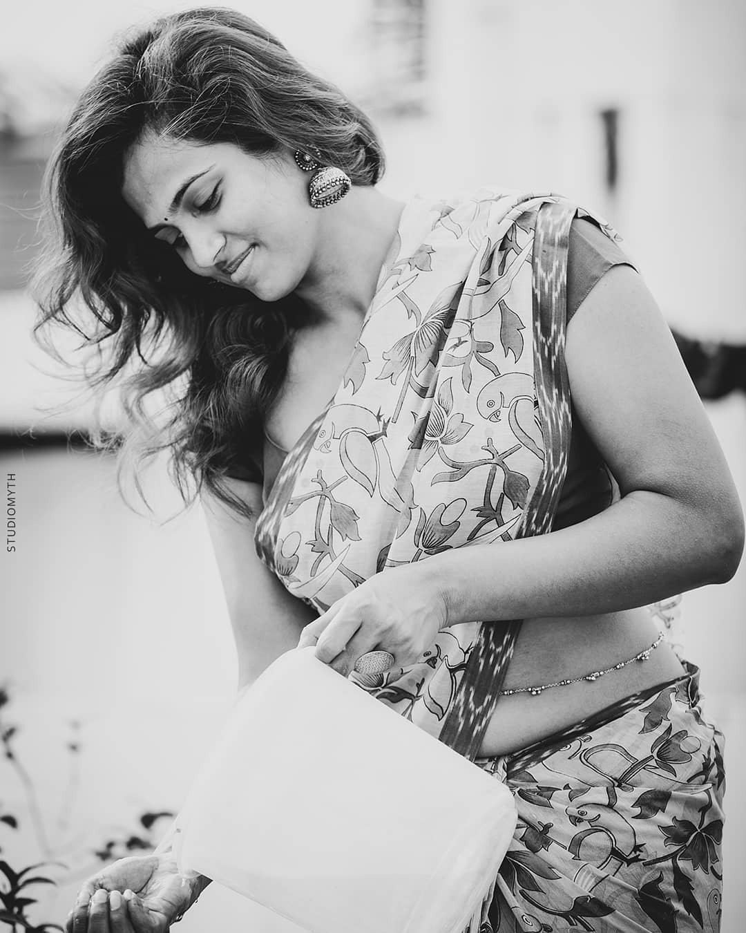 Ramya Pandian Hot Look Goes Viral On Internet