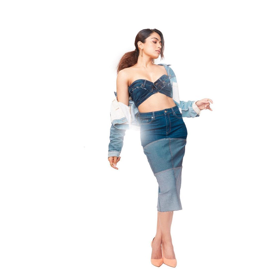 Rashmika Mandanna Hot Show in Denims