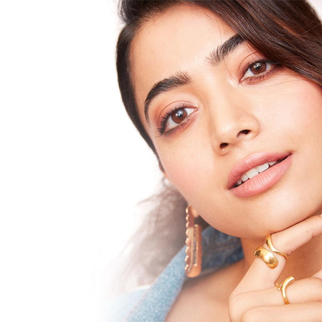 Rashmika Mandanna Hot Show in Denims