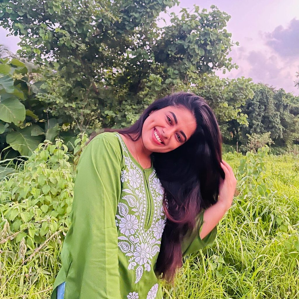 சுடிதாரில் ஜொலிக்கும் நிலவு.. சித்தி இத்னானியின் வேற லெவல் போட்டோஸ்!