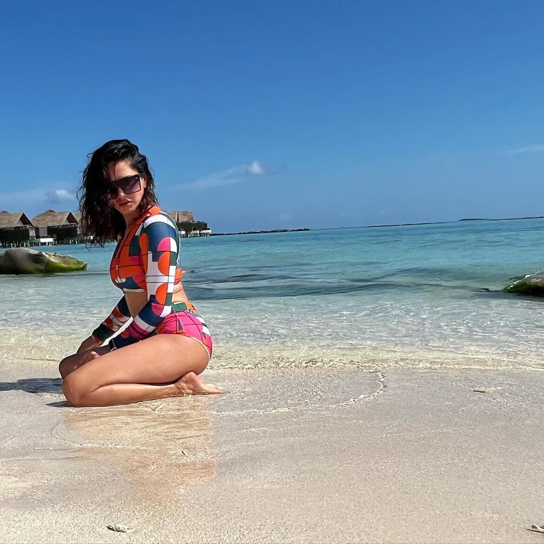 Sunny Leone Enjoys Her Vacation In Bikini