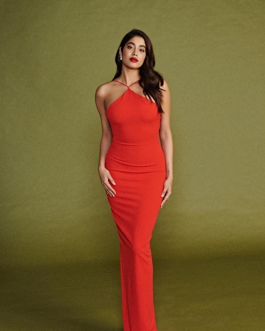 Janhvi Kapoor is a gorgeous diva in B’town!! Take a look at her hot photos