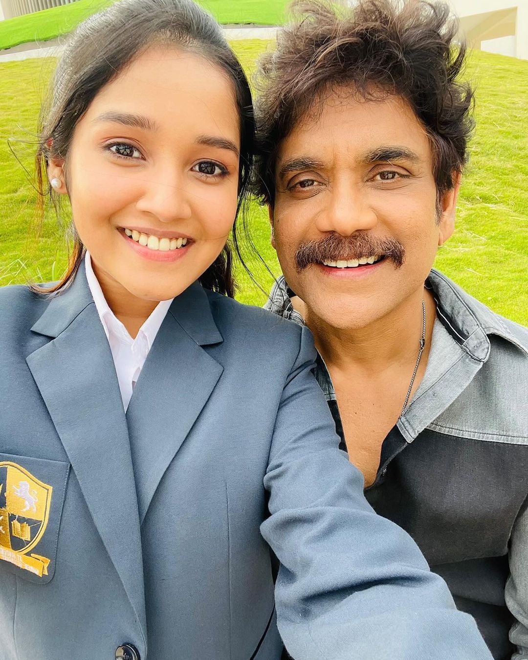அடேங்கப்பா.. எவ்ளோ பெரிய கவுன்.. குட்டி நயன்தாராவின் லேட்டஸ்ட் நச் போட்டோஸ்!