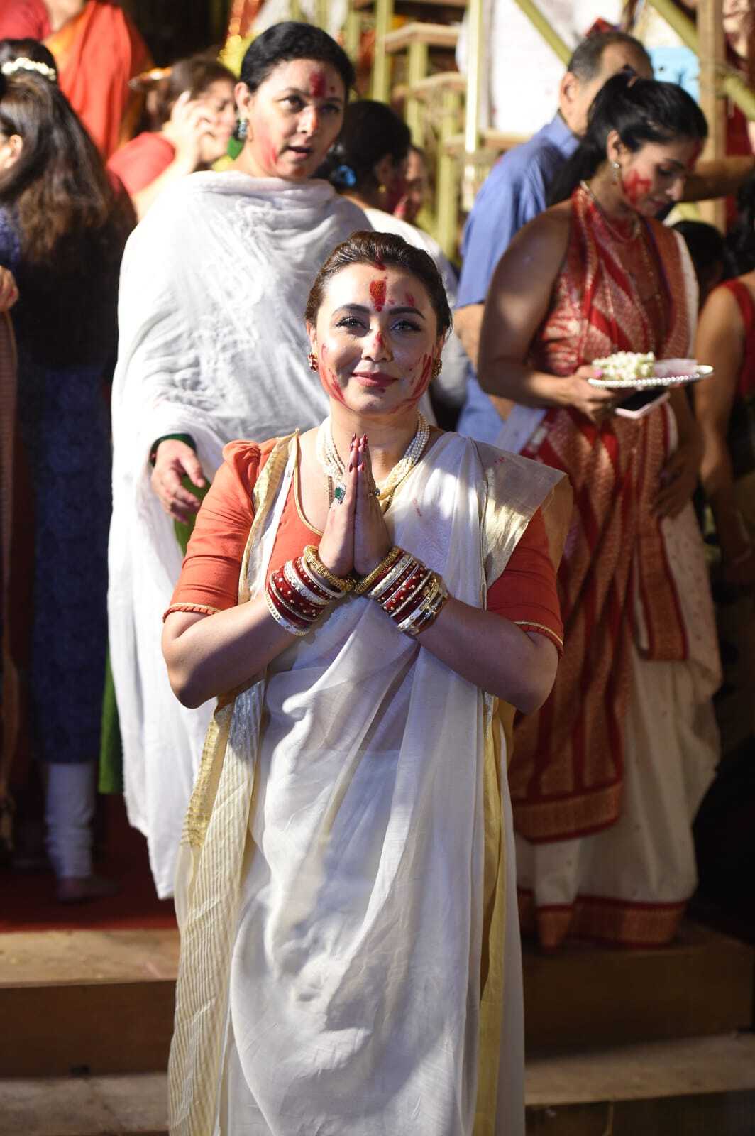 Rani Mukerji's Sindoor Khela Pictures Will Brighten Up Your Day