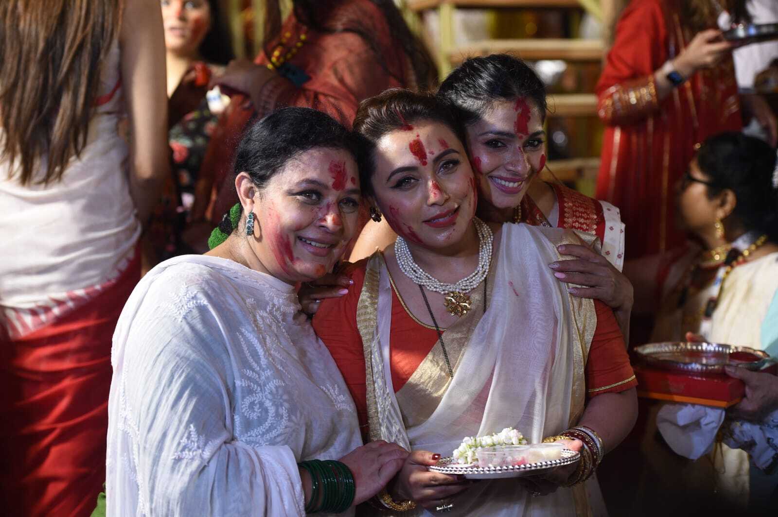 Rani Mukerji's Sindoor Khela Pictures Will Brighten Up Your Day